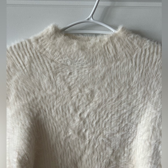 Banana Republic mockneck sweater, white size medium - Picture 2 of 4